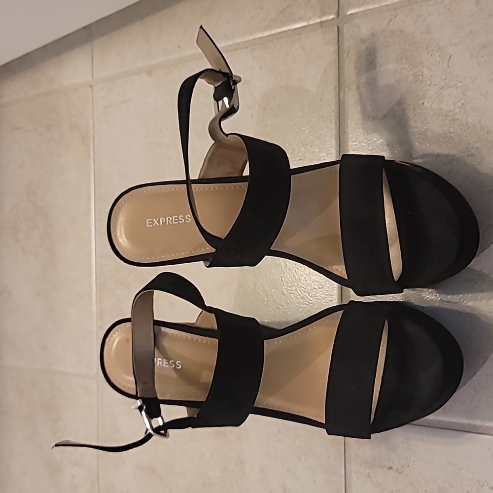 Sandals - Picture 2 of 3